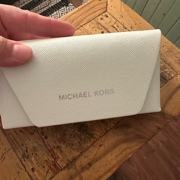 Black Square Sunglasses - Picture 4 of 5